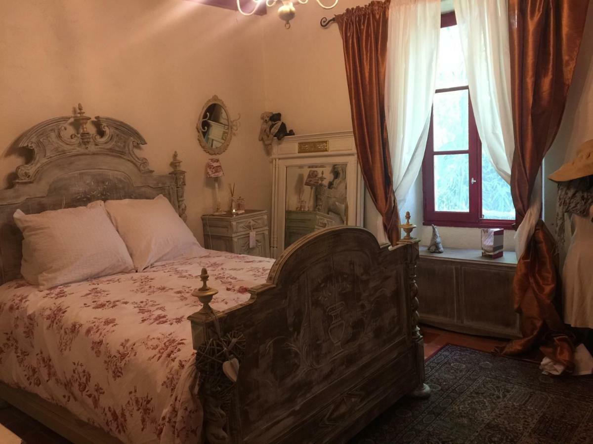 Bed and Breakfast Le Peyrail Les Lèves-et-Thoumeyragues Exterior foto